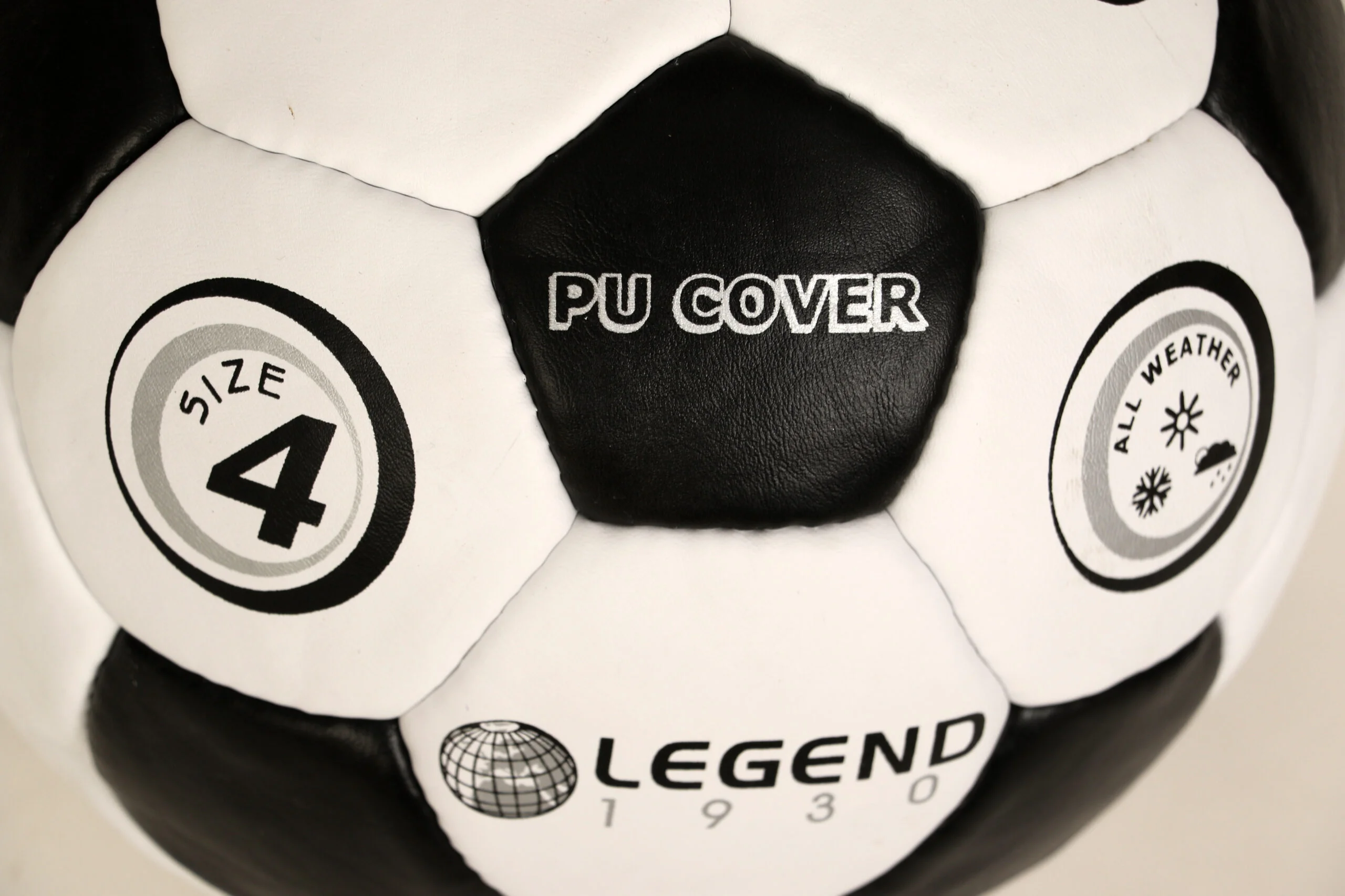 Football_Indpro_Legend_WhiteBlack_4_Front